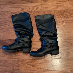 Black Boots With Buckle